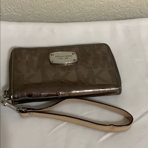 Micheal Kors wrist wallet